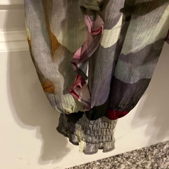 Express Floral Top - Picture 4 of 7